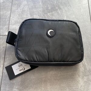 Zyia Black Outlined Crossbody Bag - NWT